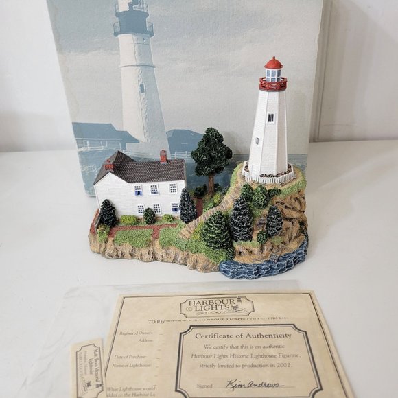 Harbour Lights Mark Twain Memorial Lighthouse Hannibal, Missouri #654, 2002 - Picture 2 of 12